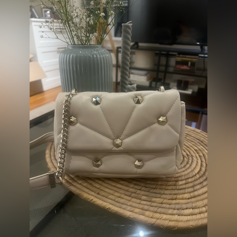 Elegant Cream Quilted Shoulder Bag